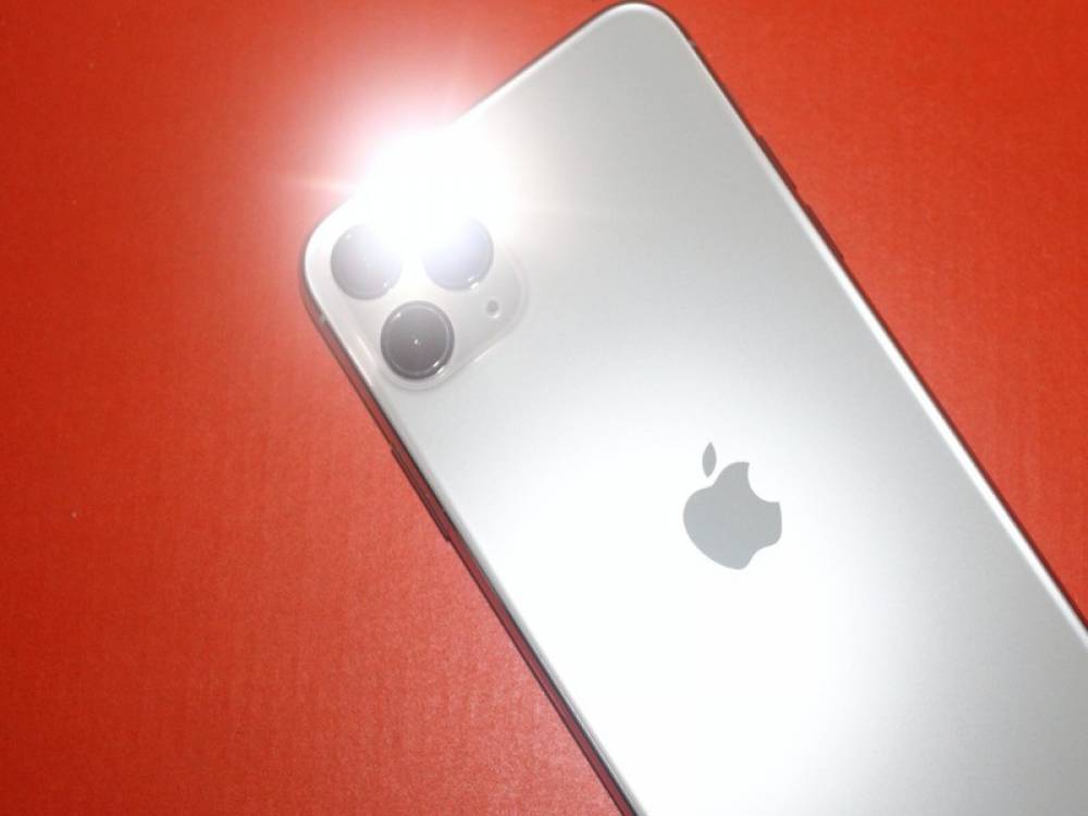How to Use Your iPhone as a Flashlight