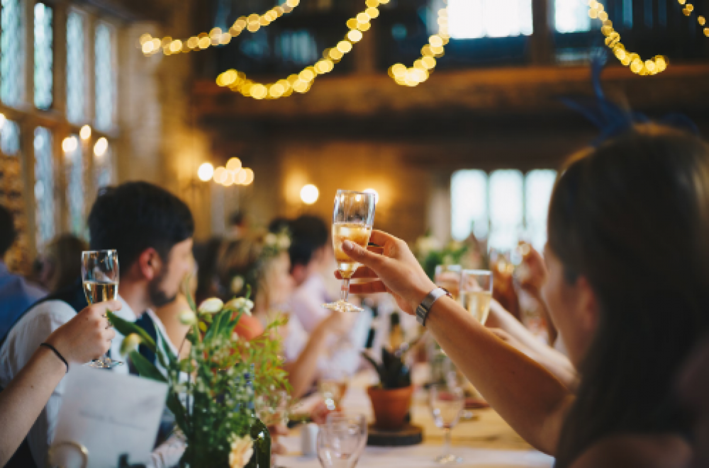How to Make Your Wedding Guest List: The Complete Guide
