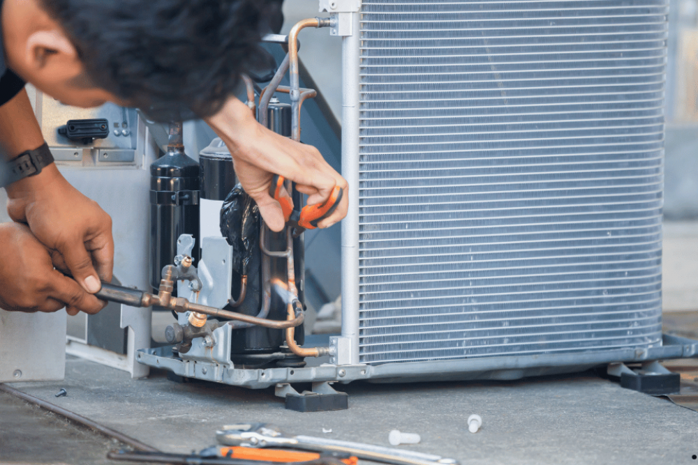 Signs You Need to Call an Air Conditioning Contractor for Repairs