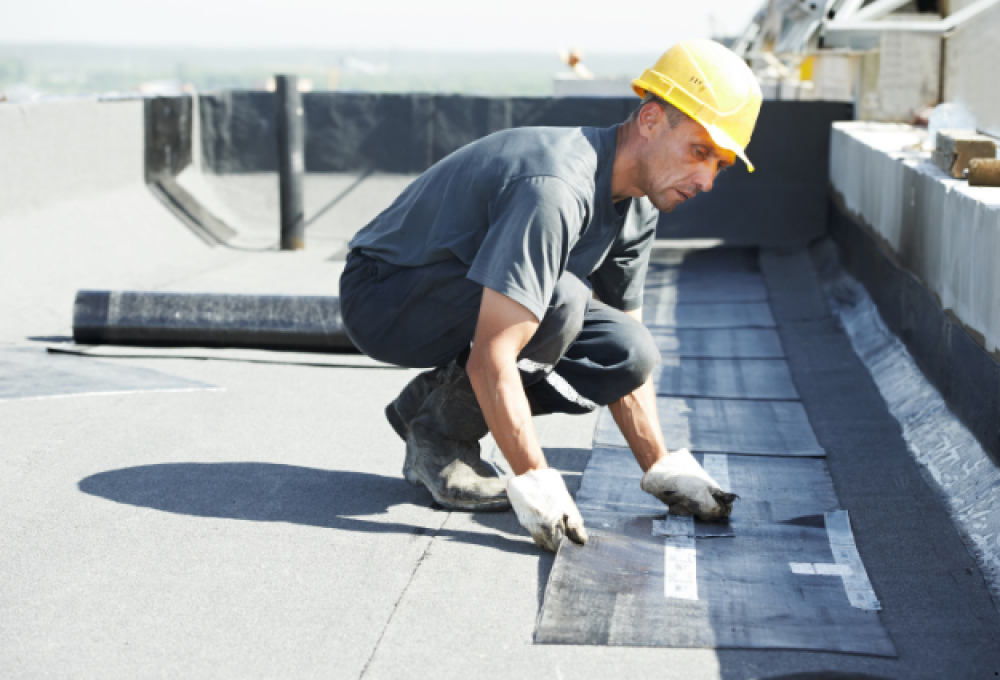 Comprehensive Guide to Working with a Roofing Contractor